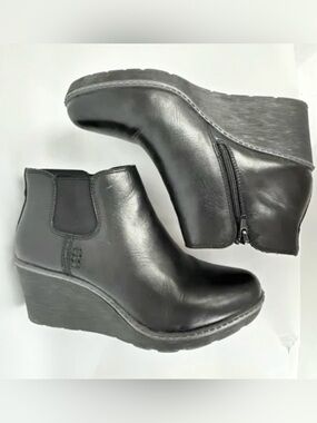 Clark’s Women’s Collection Cushion Black Leather Ankle Wedge Boots 12W